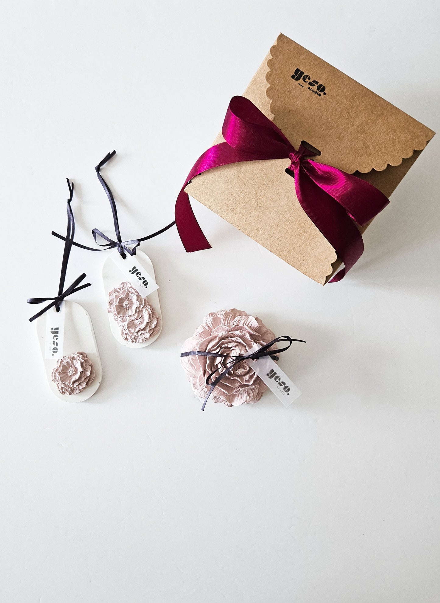 YESOstudio Peony Essential Oil Diffuser with delicate Floral Aroma Tags Gift Set