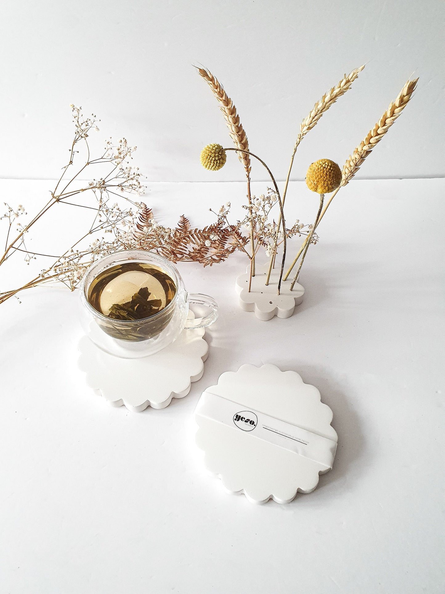 YESOstudio Original Stylish Scallop-Edged Coasters Set