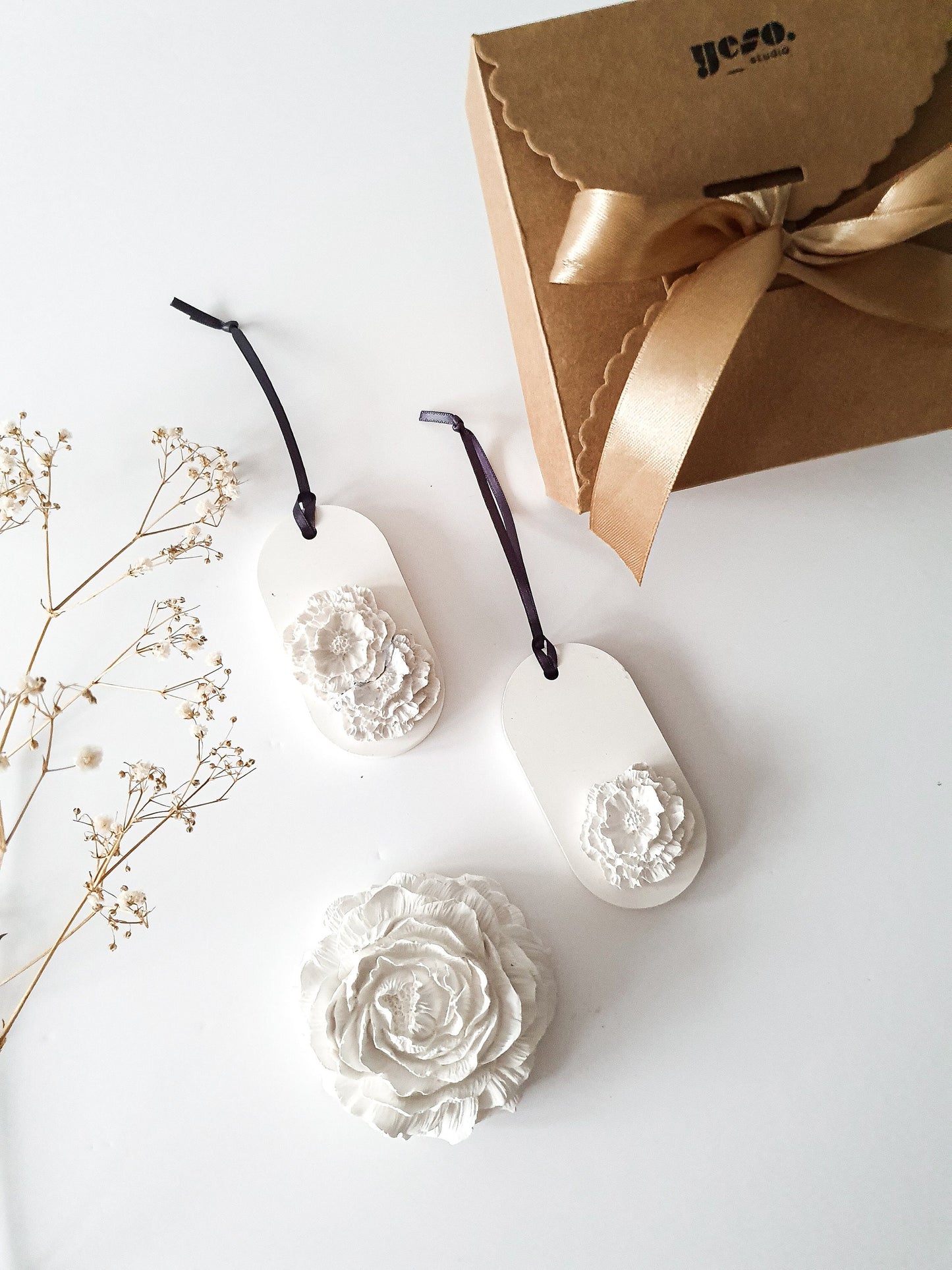 YESOstudio Peony Essential Oil Diffuser with delicate Floral Aroma Tags Gift Set