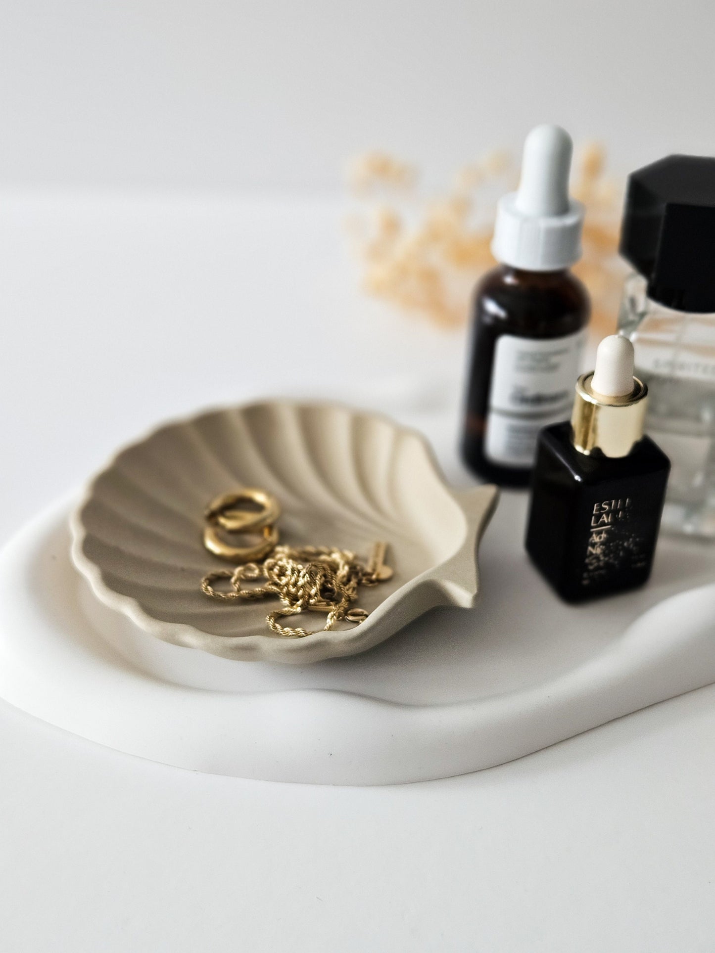 YESOstudio Seashell-Shaped Trinket Dish