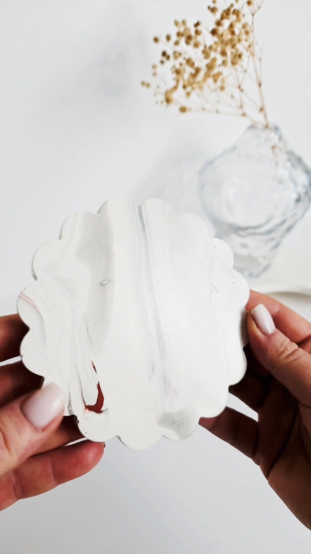 Set of 2 Round Scalloped Coasters - Marble Effect - White with Grey & Hint of Red