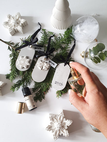Festive Aroma Tag Diffusers Set