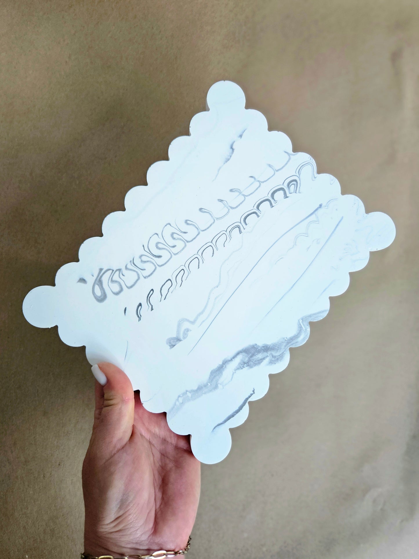 Large Scalloped Rectangular Tray – White with Grey Marble Effect 2