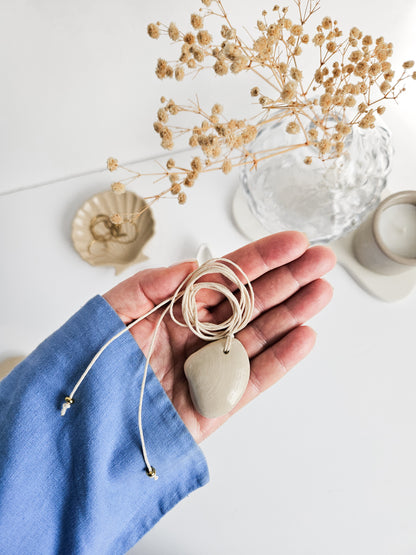 Seashell Necklace - Clam