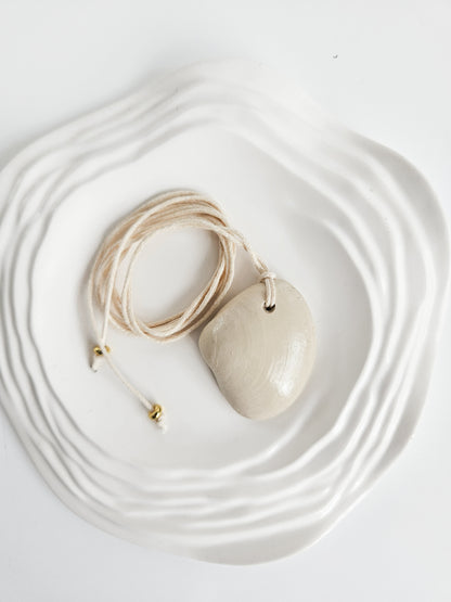 Seashell Necklace - Clam