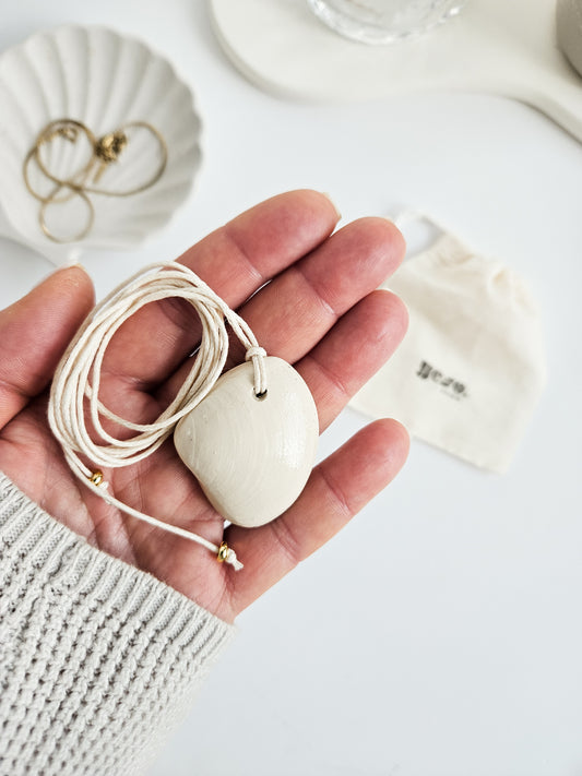 Seashell Necklace - Clam