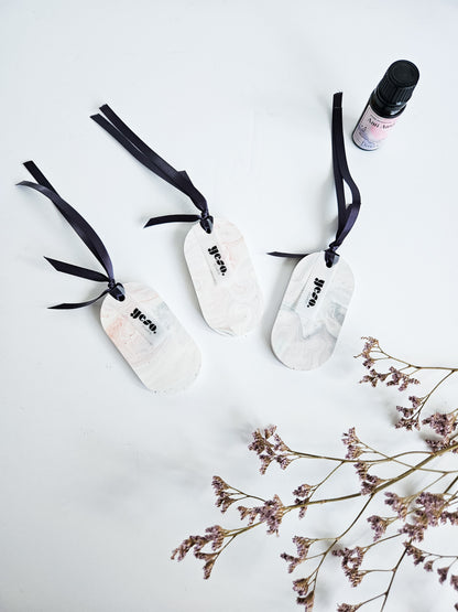 Soft & Subtle Marble – Set of 3 Oval Aroma Stone Tag Diffusers