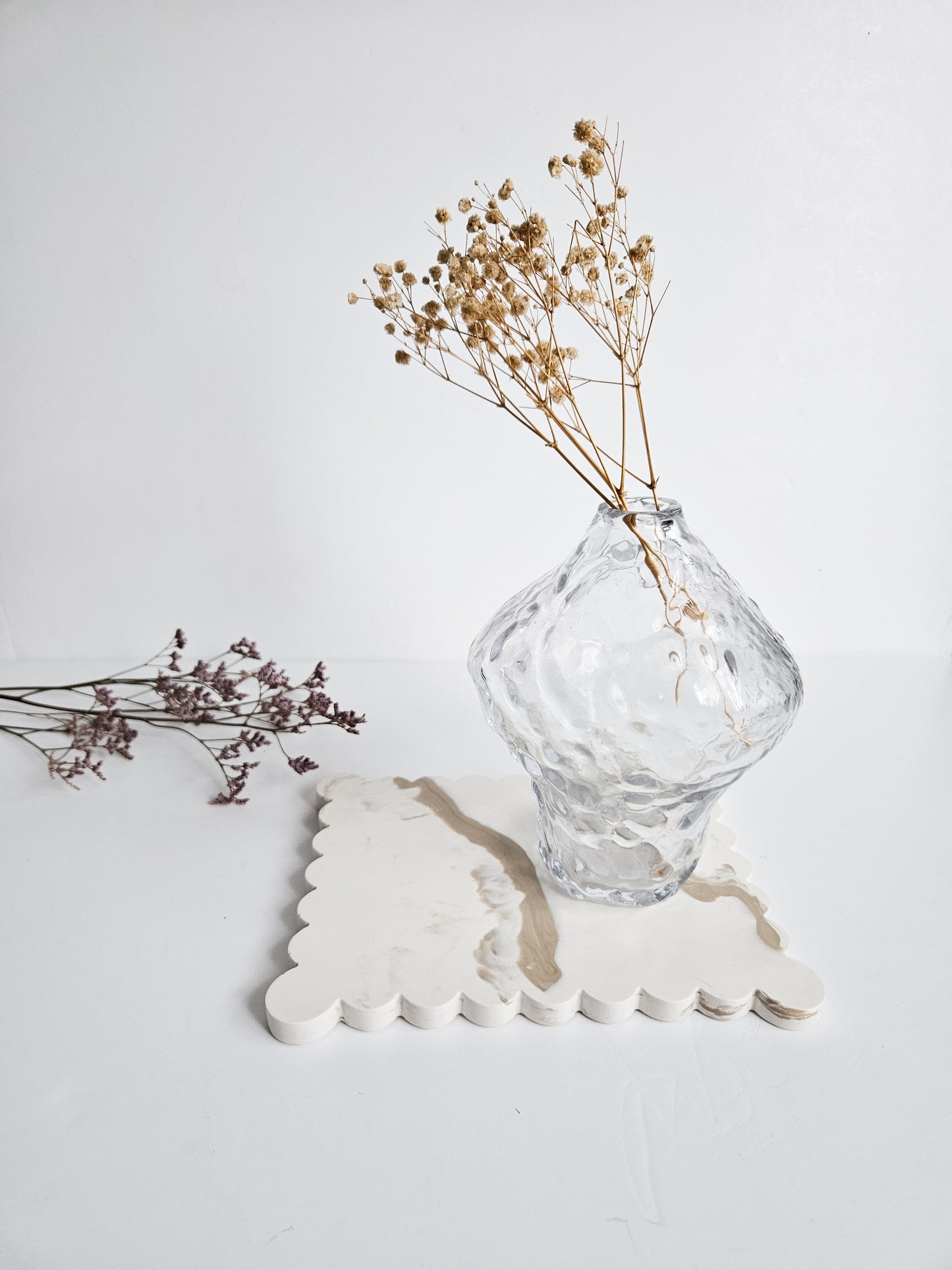 Large Scalloped Rectangular Tray – Off-White with Beige Marble Effect