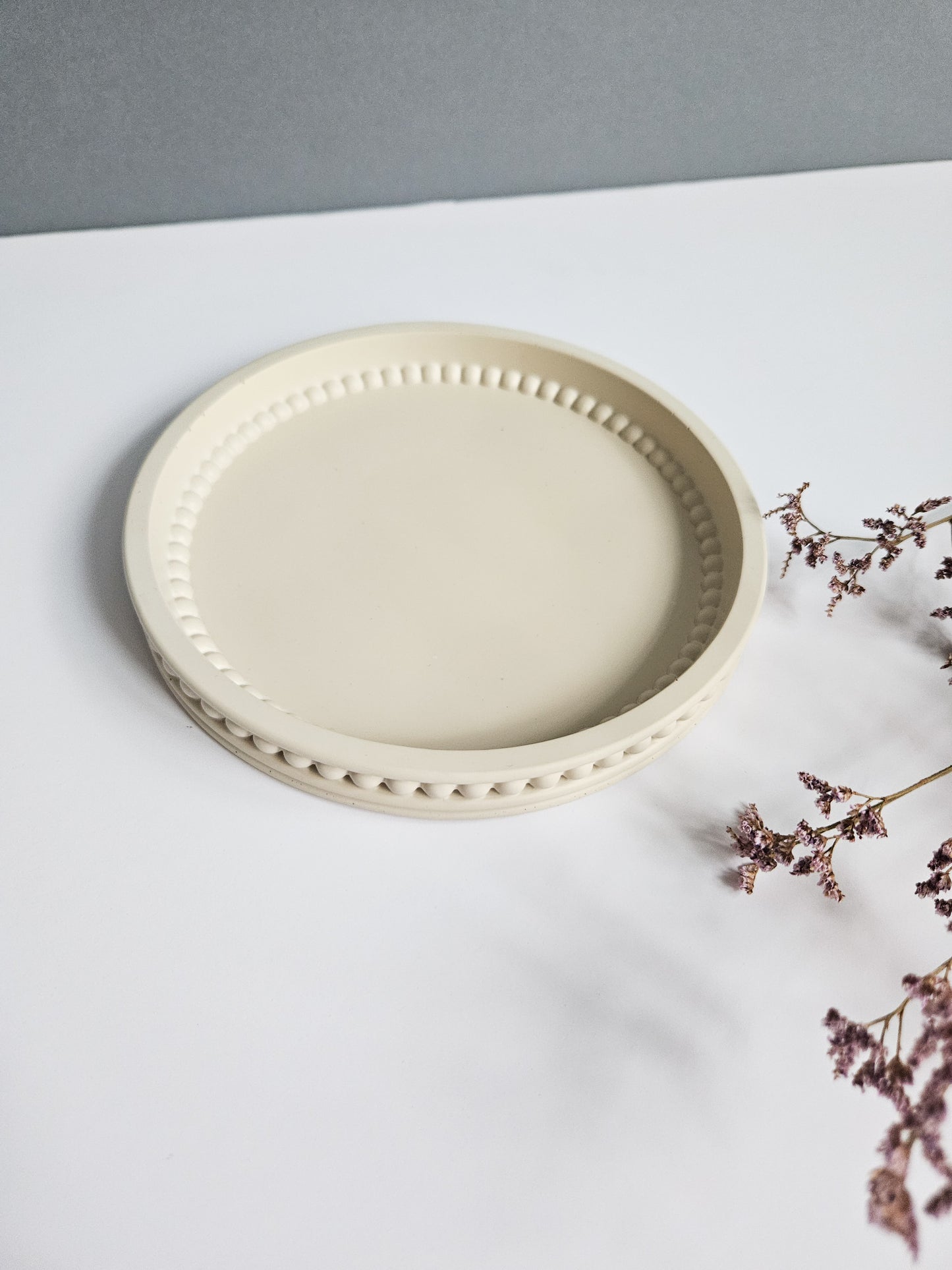 Round Bobbin Beaded Tray Medium