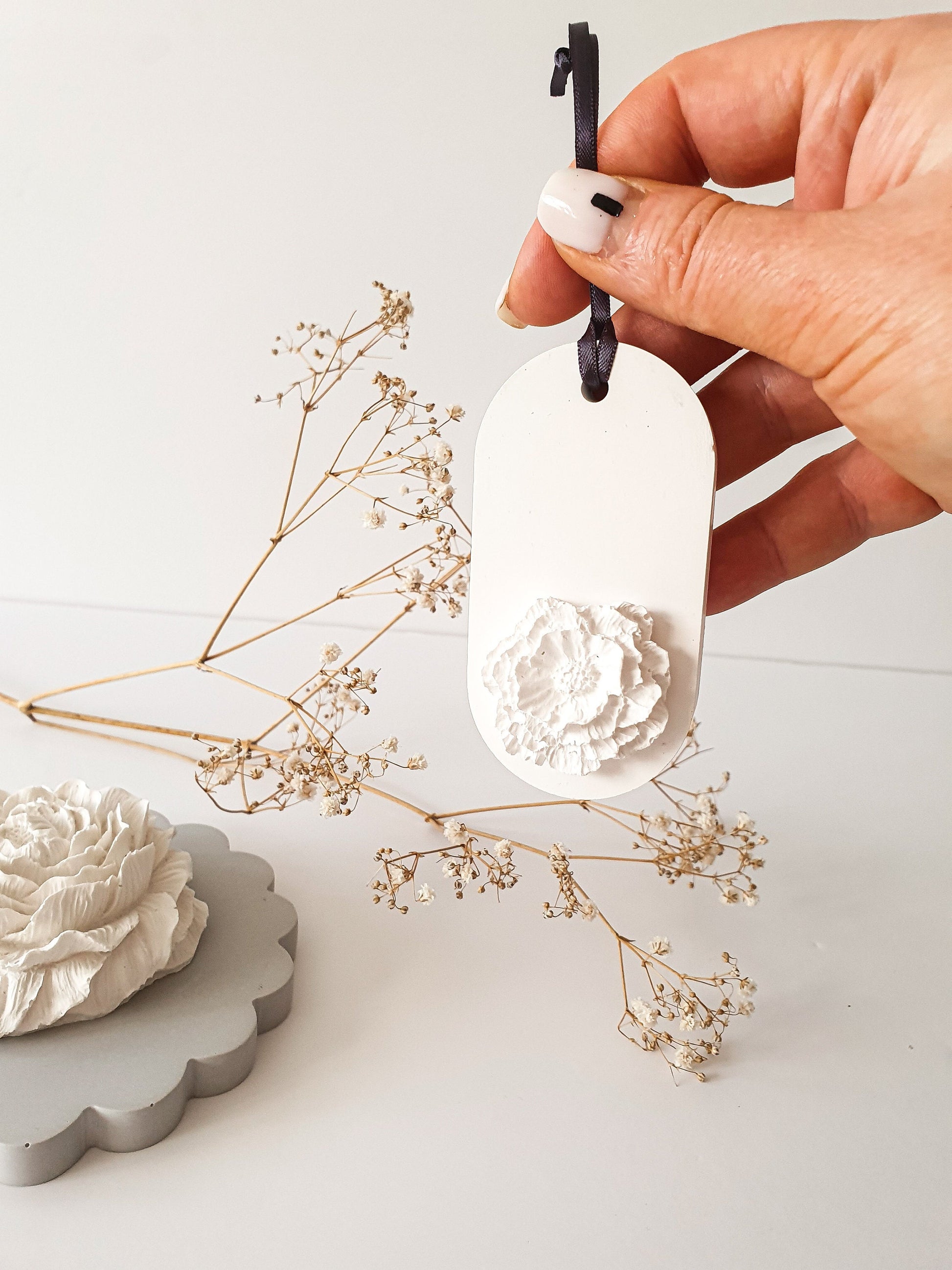 YESOstudio Floral Aroma Stone Tag Diffuser