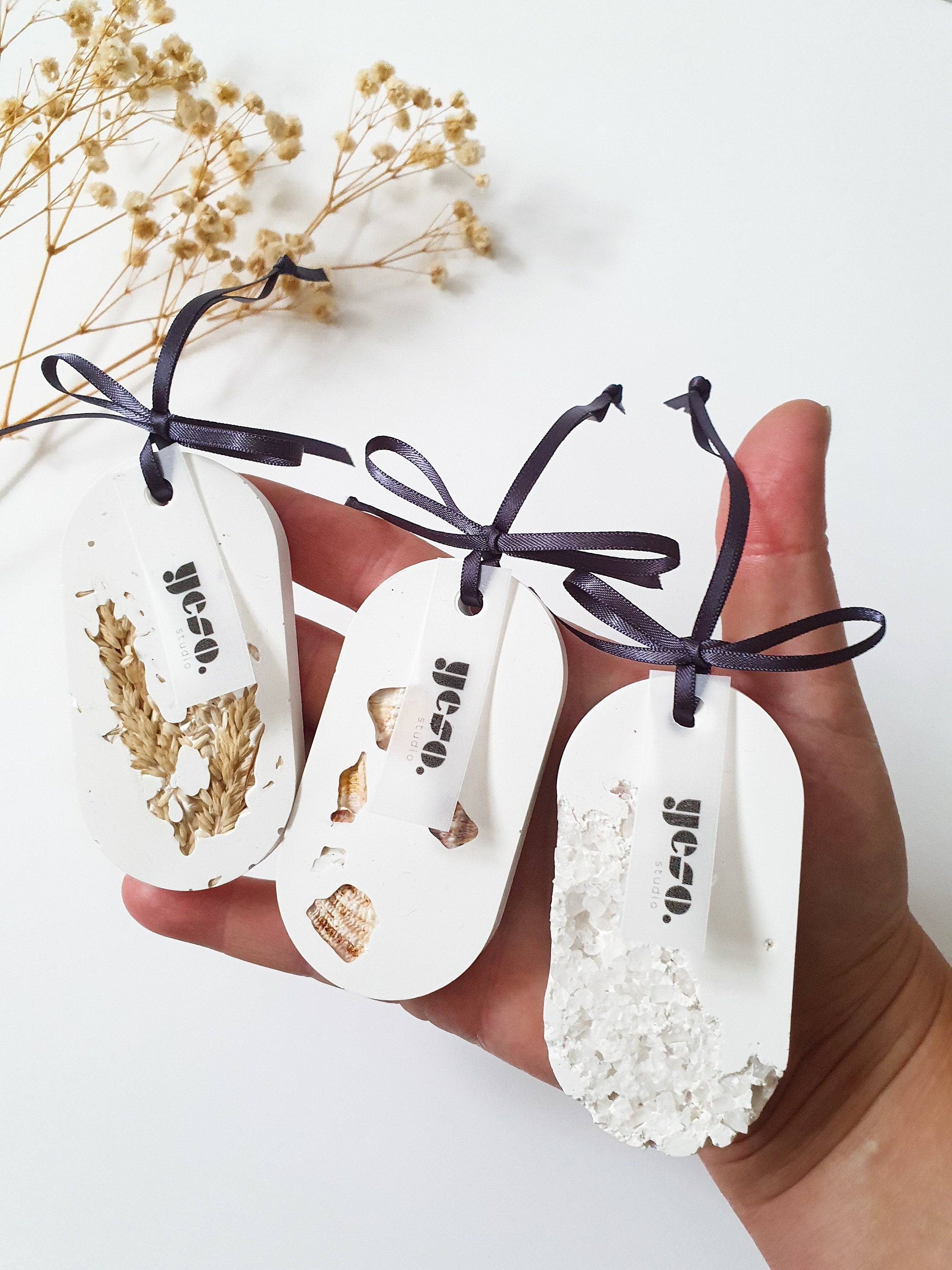 Crushed Shells, Dried Grass and Sea Salt Aroma Stone Tag Diffusers Set