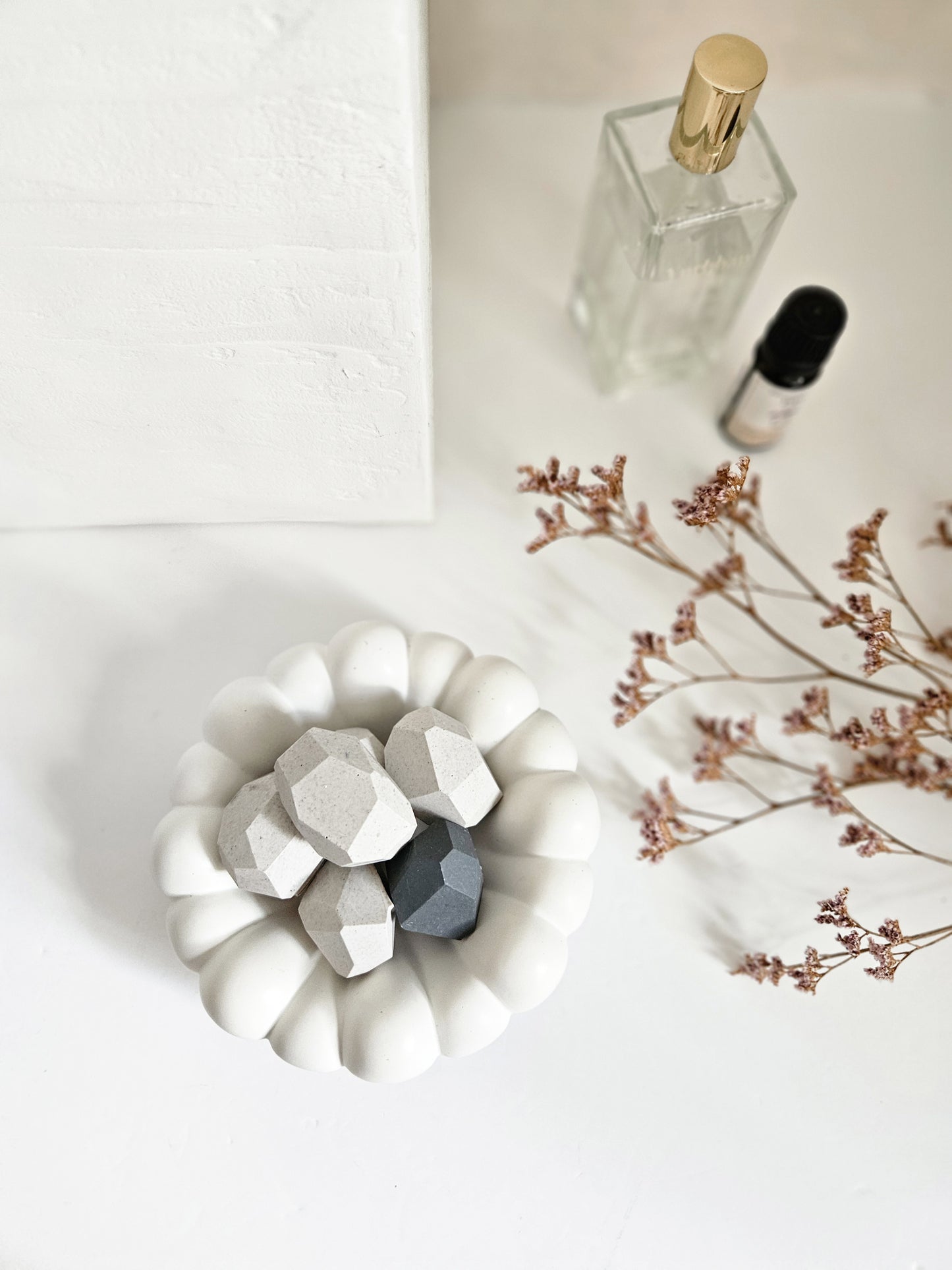 bubble bowl decor and scent stones